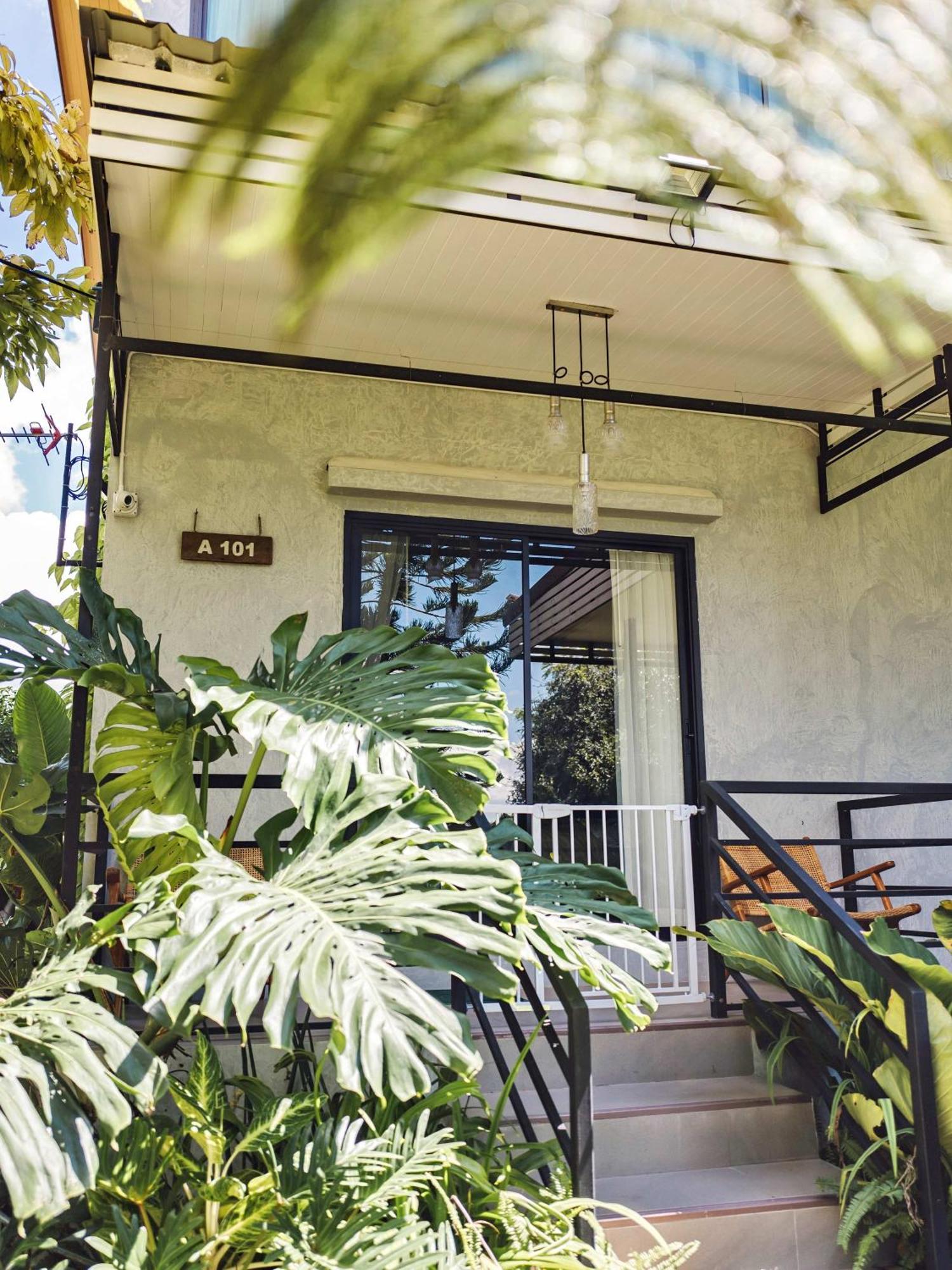 Tantai Eco Farm At Khao Yai Farm stay *